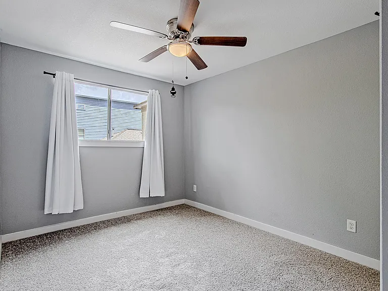 2422 Truxillo St — Photo 30