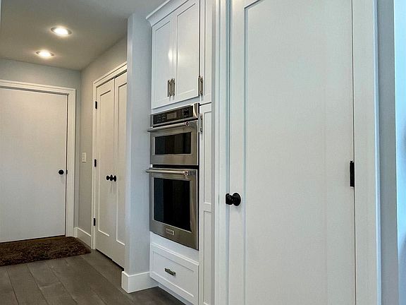 2nd image of 318 Rivershore Dr