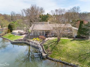 2718 Tichfield Ter, Johnsburg, IL 60051