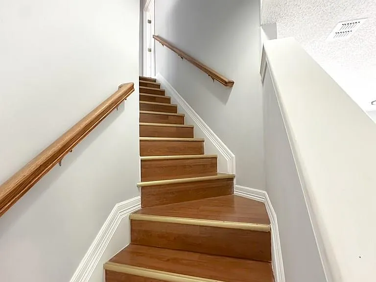 1013 Champlain Dr — Photo 9