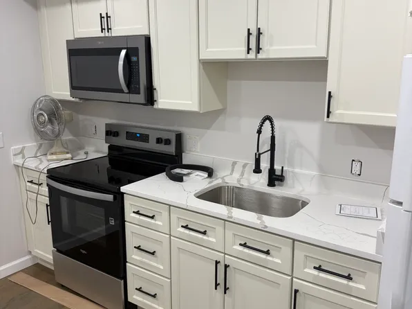 714 Broadway #11, Everett, MA 02149