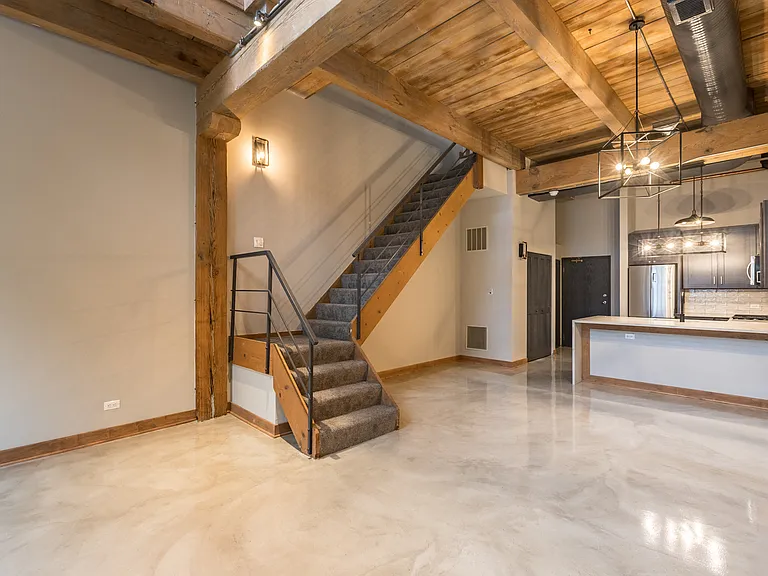 3110 N Sheffield Ave — Photo 6