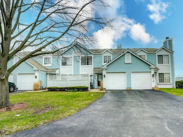 441 Yorktown Ct #441, Aurora, IL 60504