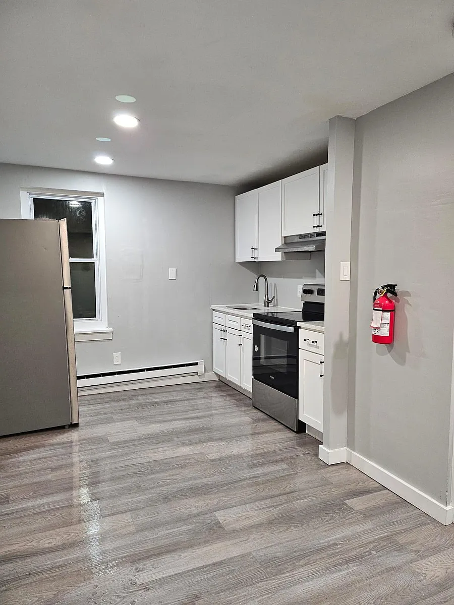Building Photo - 334 S Main St #1H