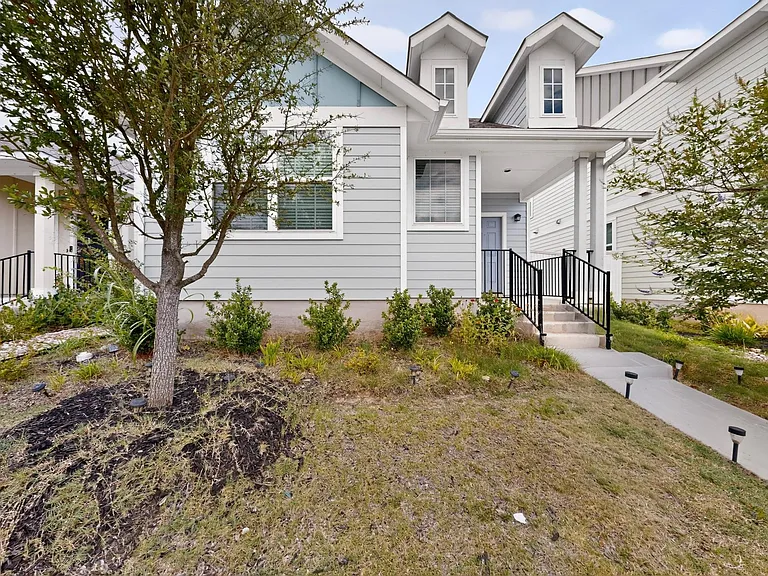 116 Appleberry Ln — Photo 2