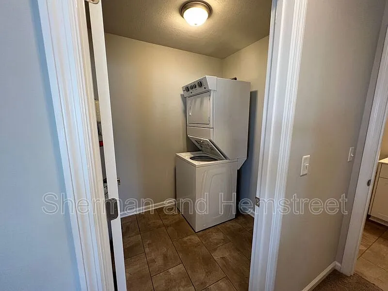 Joiner Crossing Apartments — Photo 4