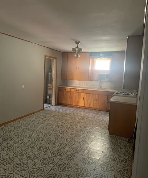 207 W 4th St — Photo 3