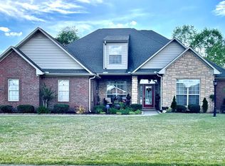 111 Cypress Creek Dr, Florence, AL 35633