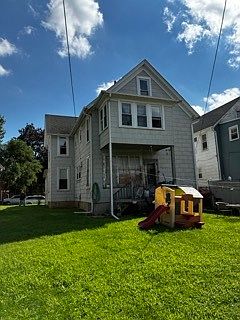 3rd image of 2340 Walnut St