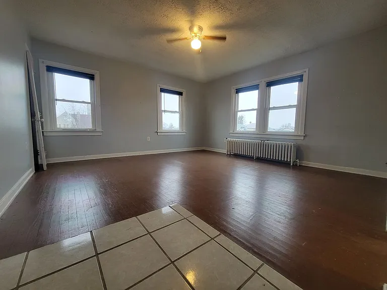 2406 Jackson St — Photo 2