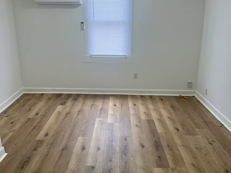 409 1/2 N Clark St #409-1/2 — Photo 1
