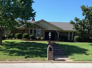 7 Windward Rd, Fort Worth, TX 76132