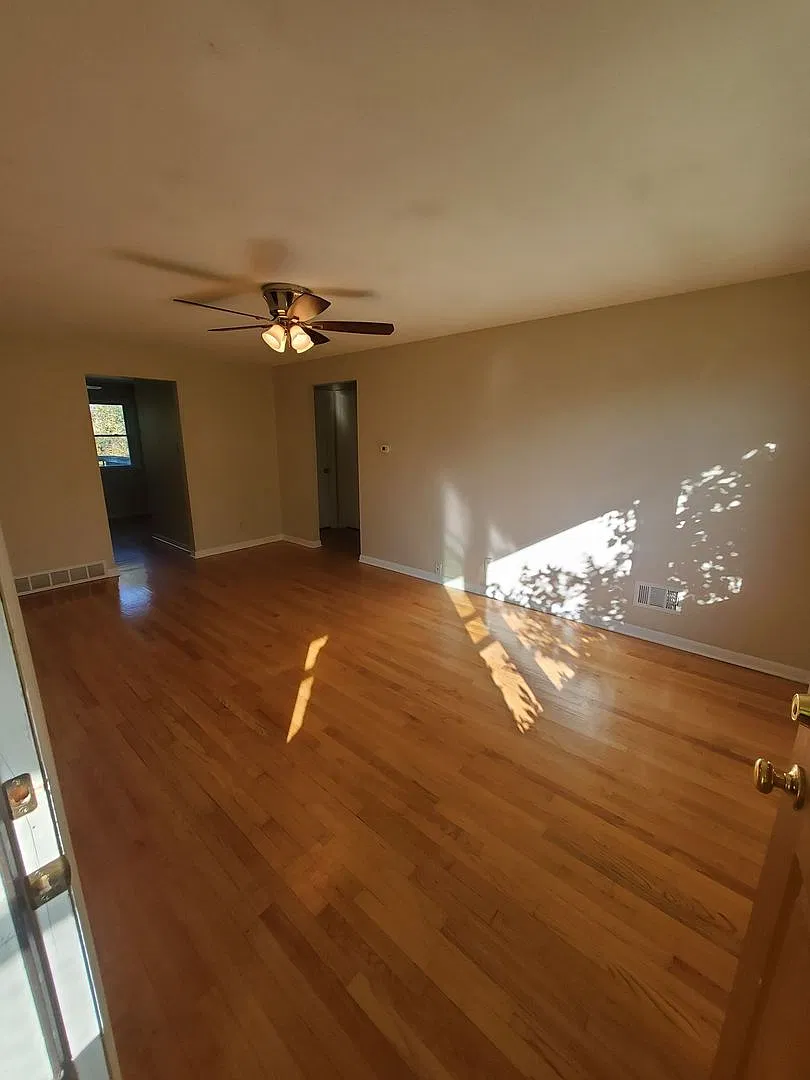 508 Lakeview Ave. (4 Unit) — Photo 2