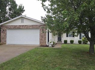 130 Suburban Dr, Smithton, IL 62285