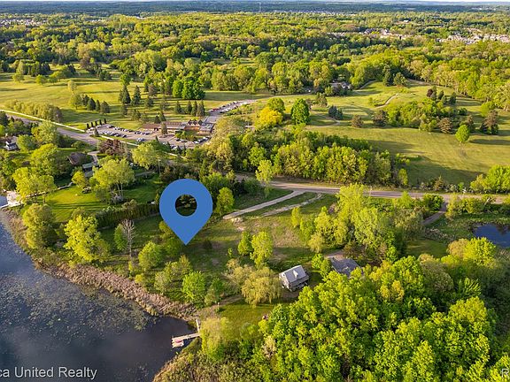 5th image of 17 Golf Club Rd