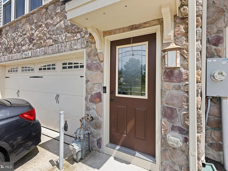 7965 Trailview Crossing Gln — Photo 2
