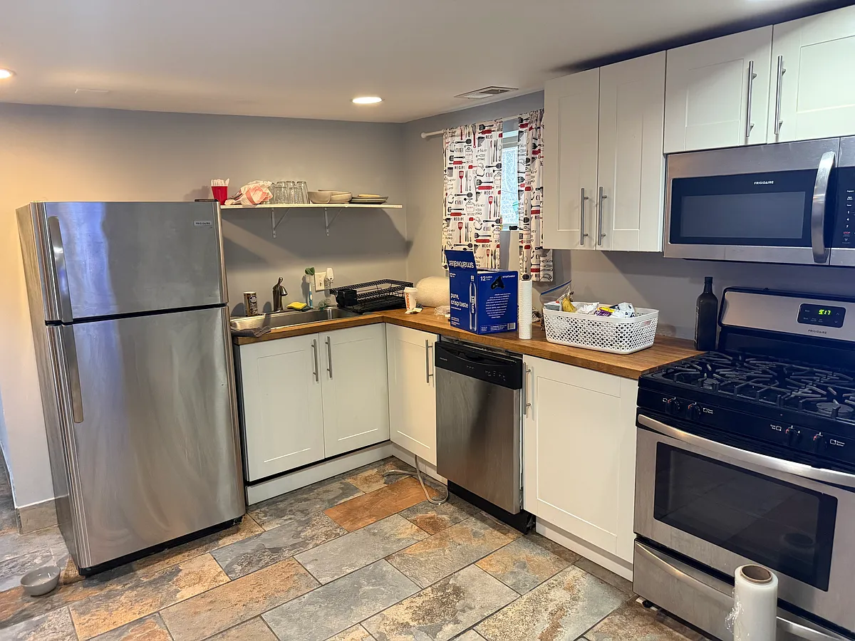 Photo 2 of 12 - 2847 Pearl St #B - Franklin Park, IL Building Photo - 2847 Pearl St #B