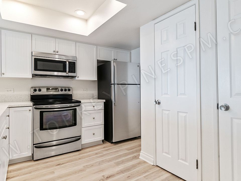 1st image of 933 Seacoast Dr APT N