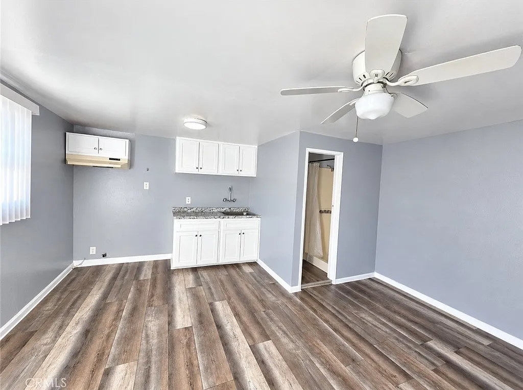 Studio, 450 sqft, $1,495 — Photo 4