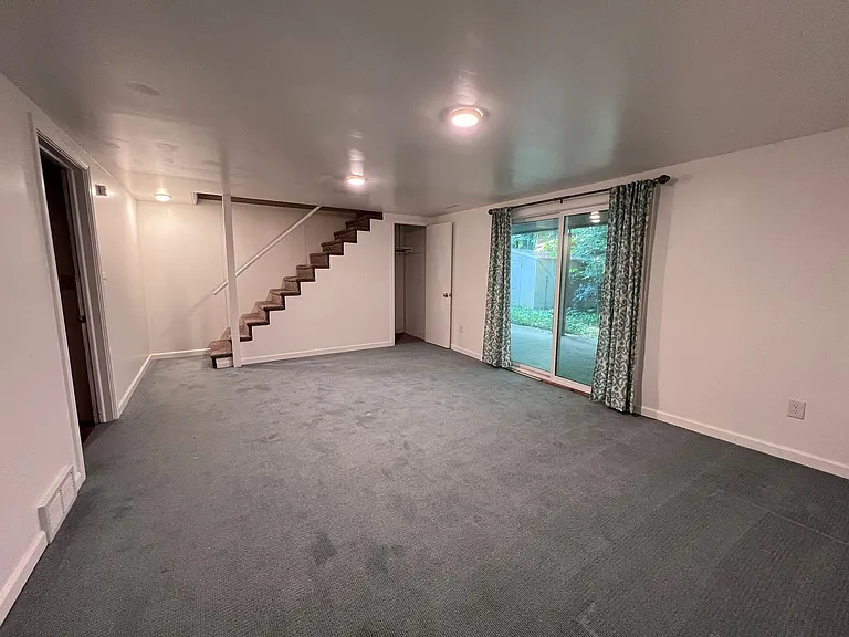 3010-3012 Okemos Dr SE — Photo 13