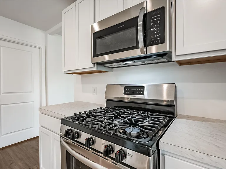 9123 Estes Lakes Dr — Photo 17
