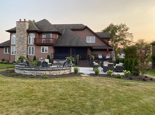 902 Kendall Ct, Crown Point, IN 46307