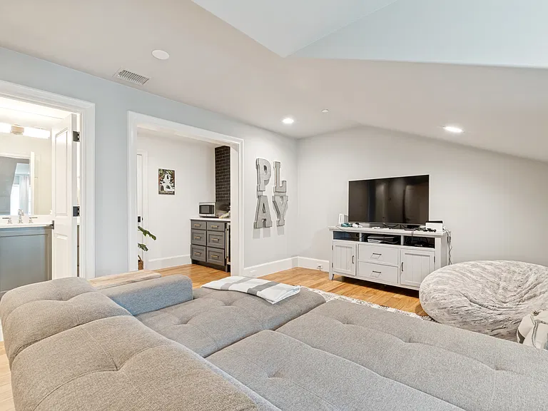 4309 Stanford Ave — Photo 32