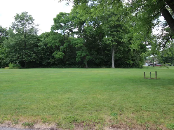 414 W Linden Dr, Spiceland, IN 47385
