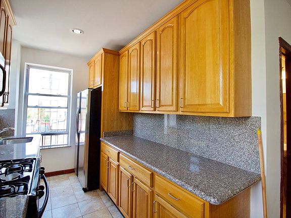 2nd image of 383 Van Brunt St Floor 2