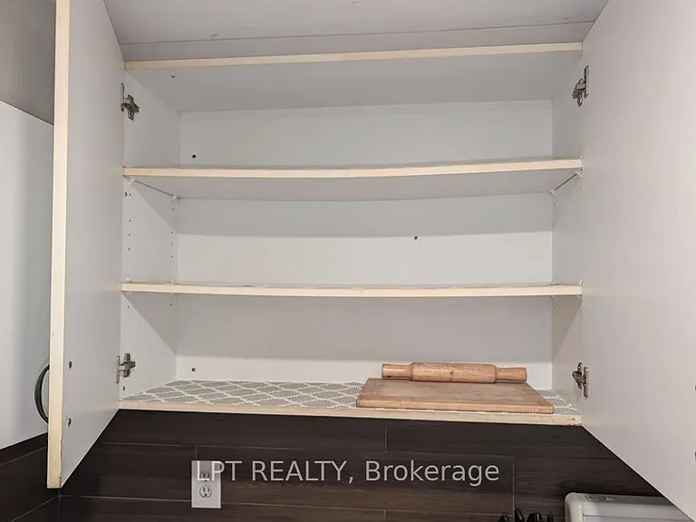 226 Saint Joan Of Arc Ave #BASEMENT — Photo 10