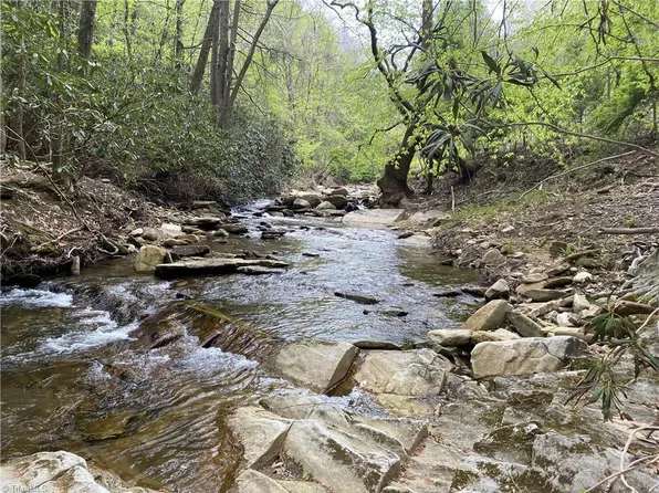 Dixie Rock Rd, Moravian Falls, NC 28654