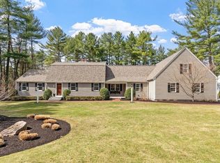 17 Enfield Dr, Andover, MA 01810