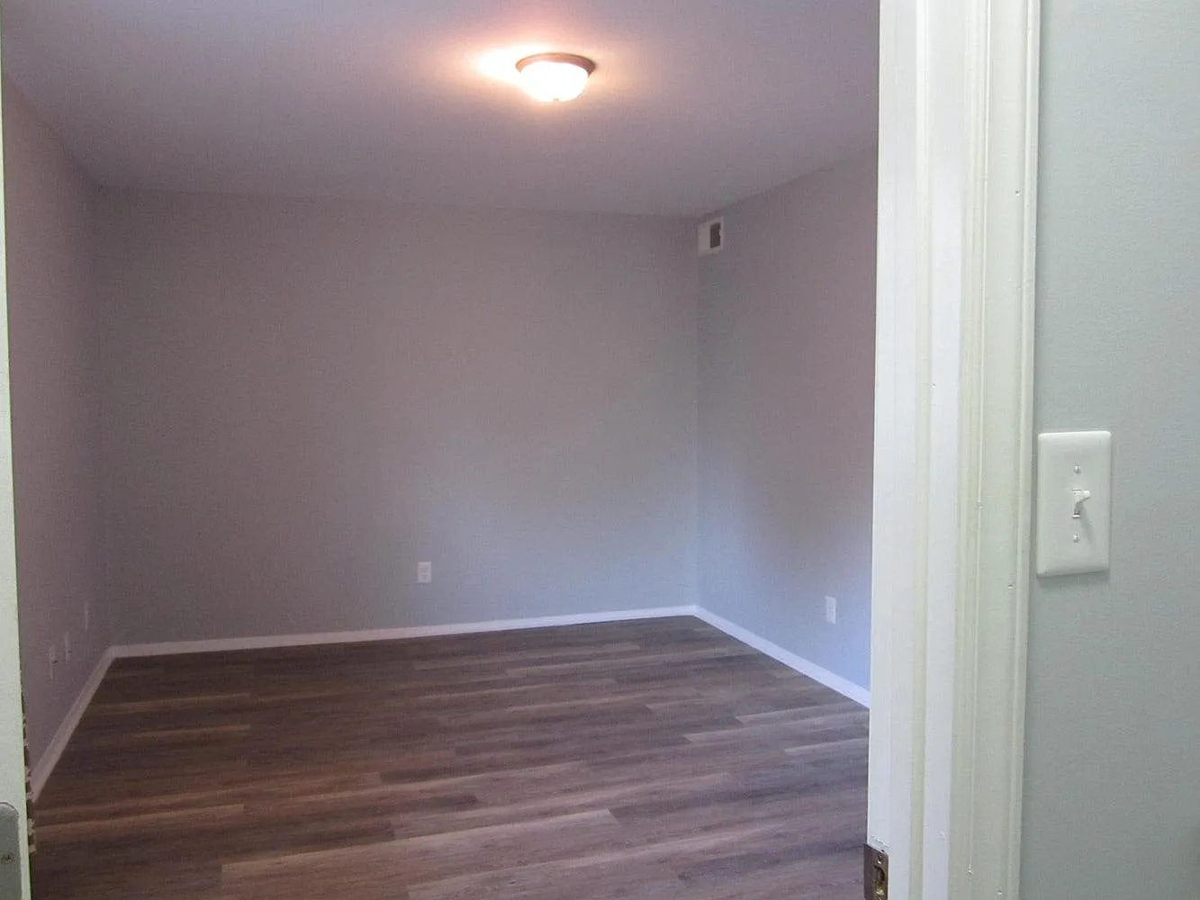 3 bed, 1.5 bath, 1016 sqft, $650 — Photo 3