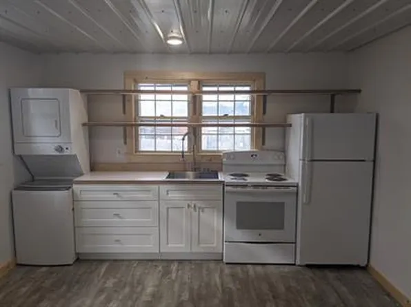 The Roots on West Maple - 410 West Maple