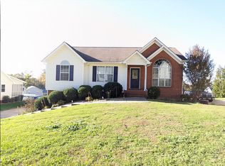 9778 Robinson Farm Rd, Ooltewah, TN 37363