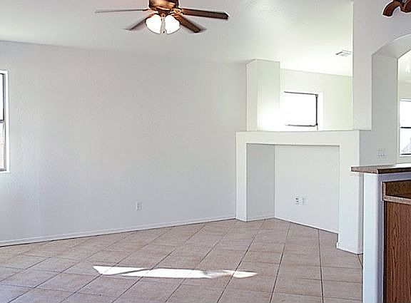 Large family room w/ media niche