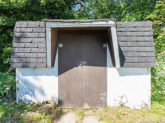 5th image of 194 Jones St