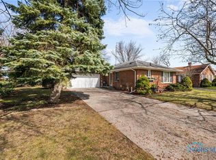 3407 Piper Dr, Northwood, OH 43619