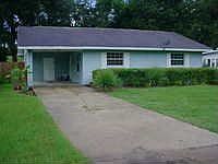1st image of 105 Kentucky Dr