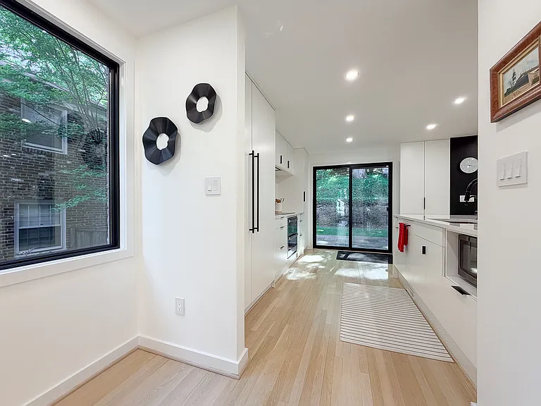 2331 49th St NW — Photo 11