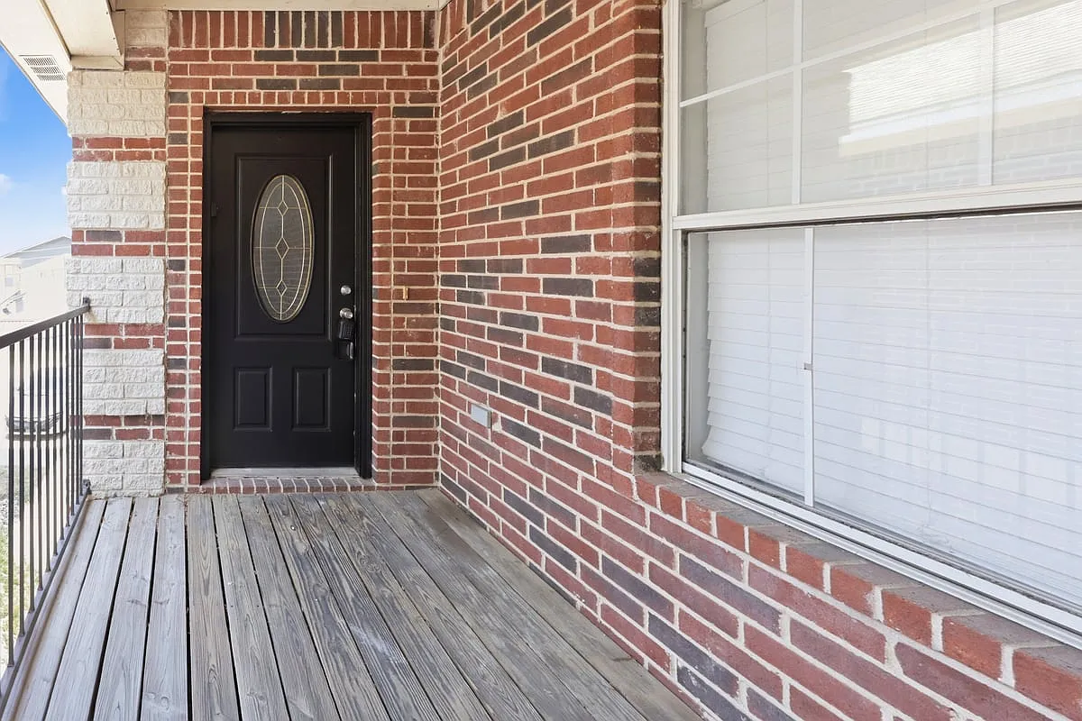 Bear Gardens - 1521 Bagby Unit J — Photo 2