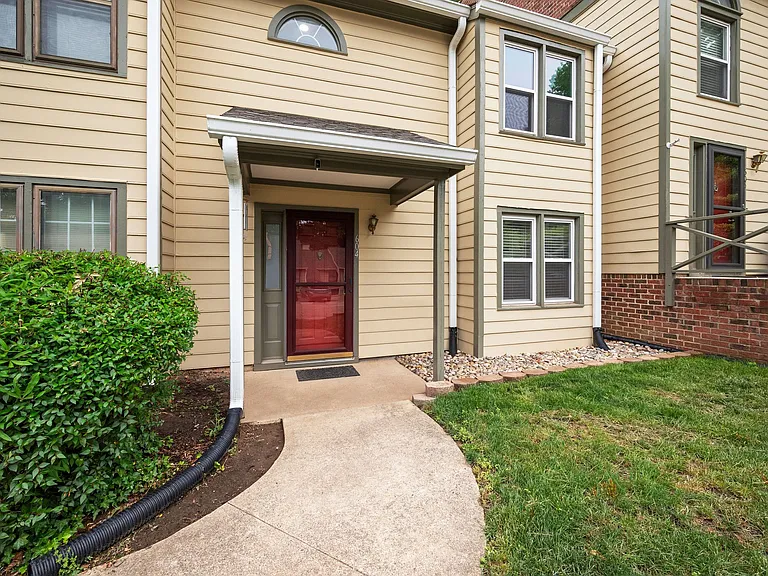 604 Broad Leaf Cir — Photo 4