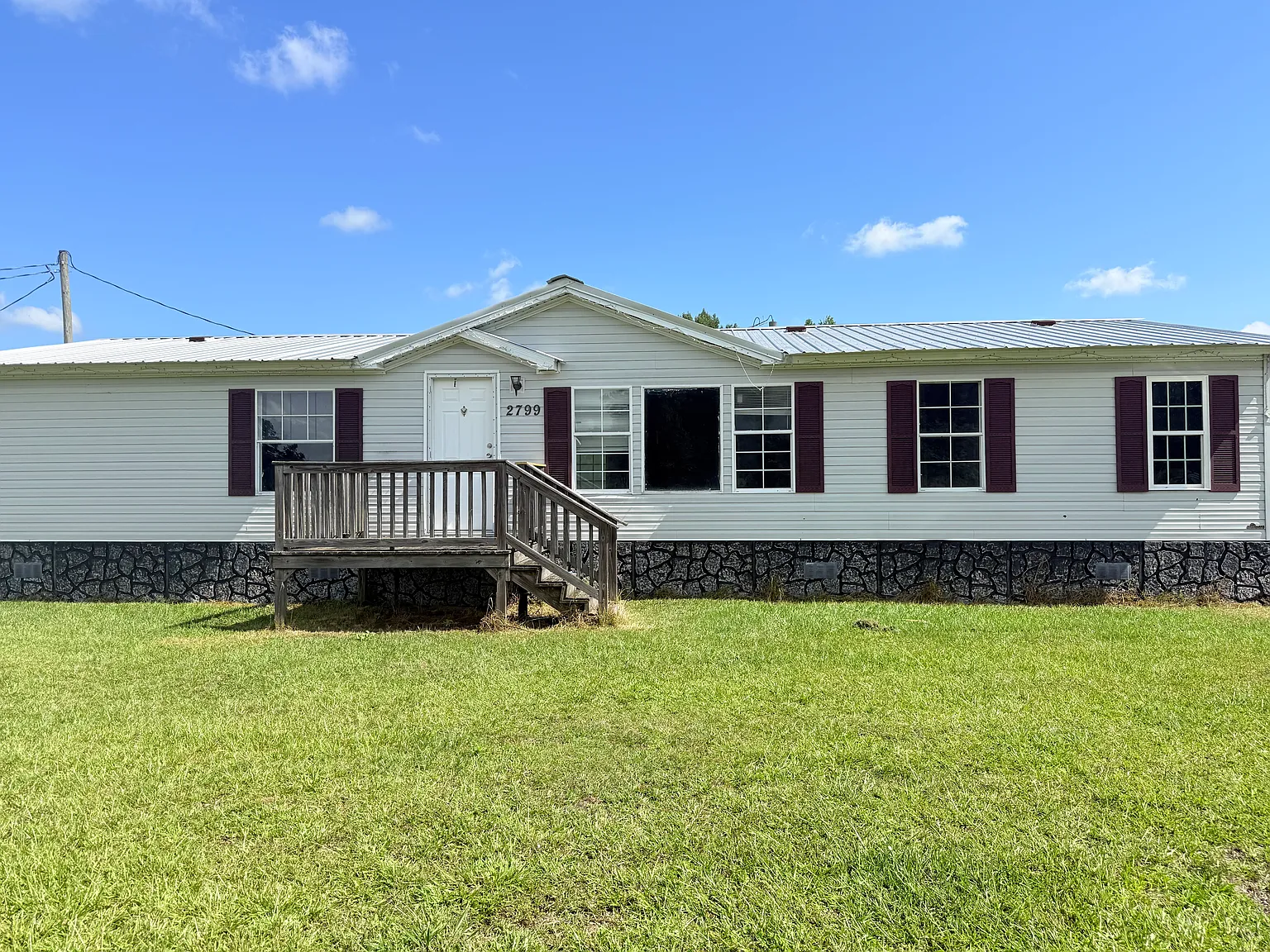 4 bed, $1,700 — Photo 1