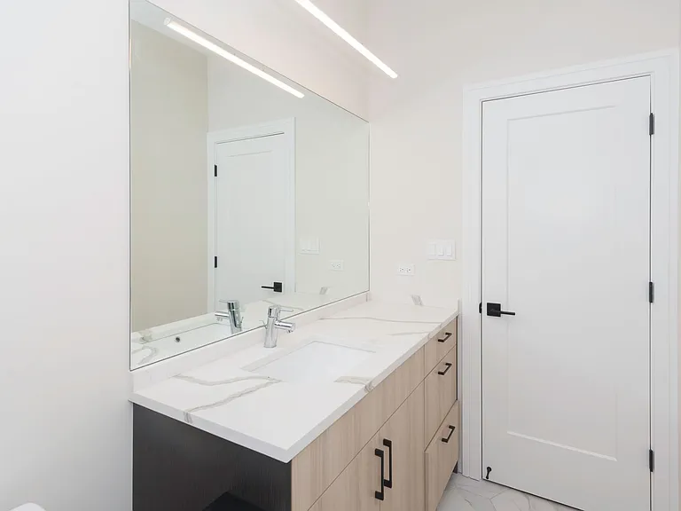3762 S Indiana Ave #3 — Photo 8