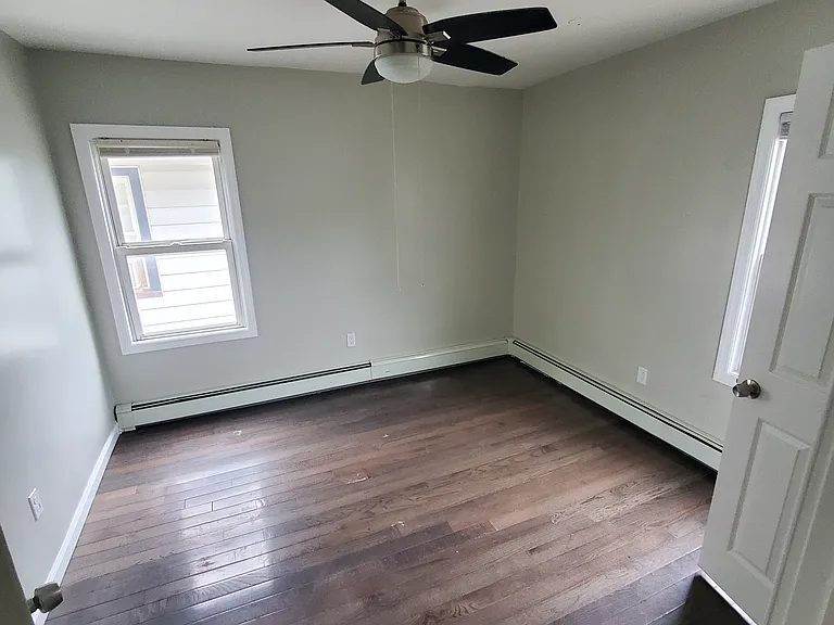 933-35 W 3rd St #2 — Photo 3
