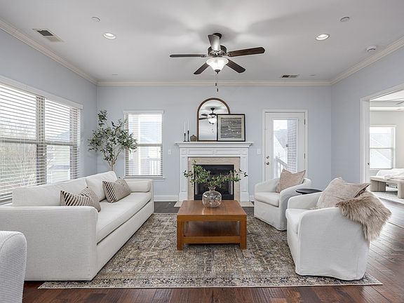 3rd image of 810 Caledonian Ct