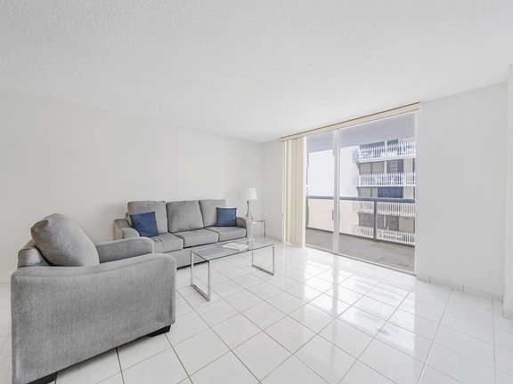 4th image of 6039 Collins Ave #1200