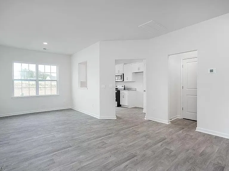 1154 Evelynnview Ln #1 — Photo 2