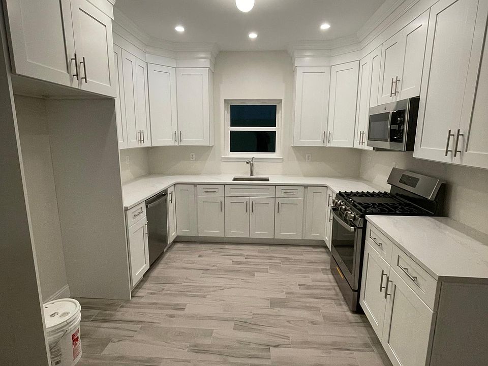 1st image of 26 Knesel St #2