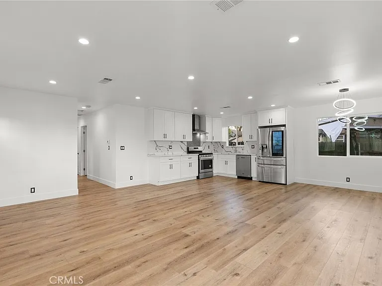 12869 Norris Ave — Photo 11